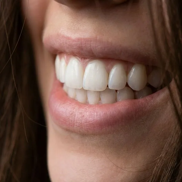 Patientin mit gesundem Lächeln